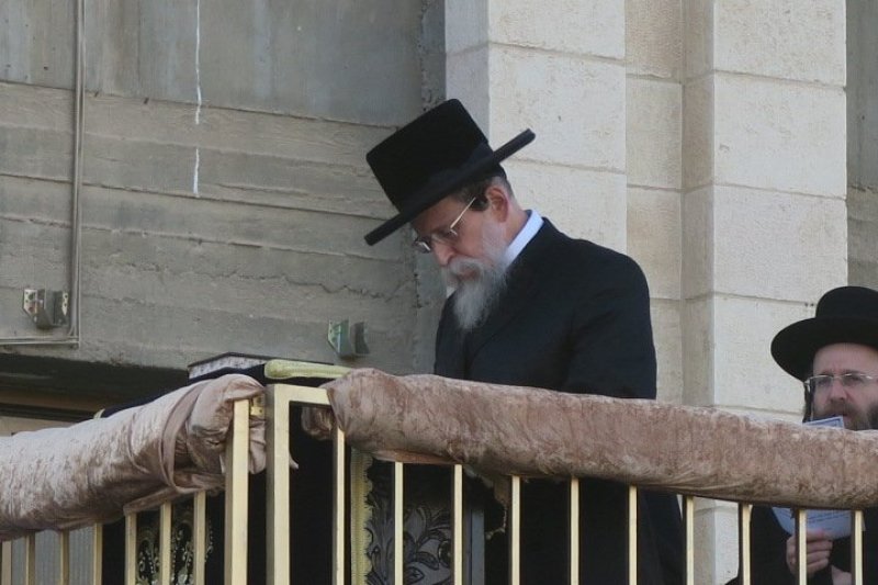 מ. אדלר