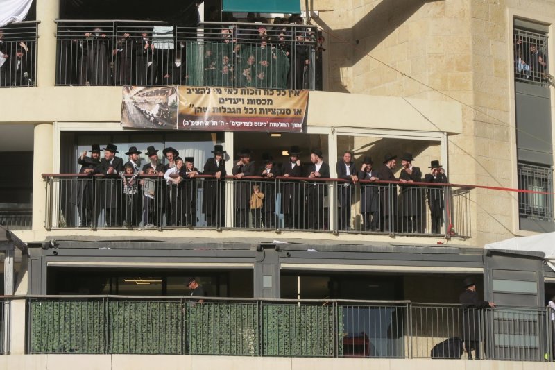 מ. אדלר