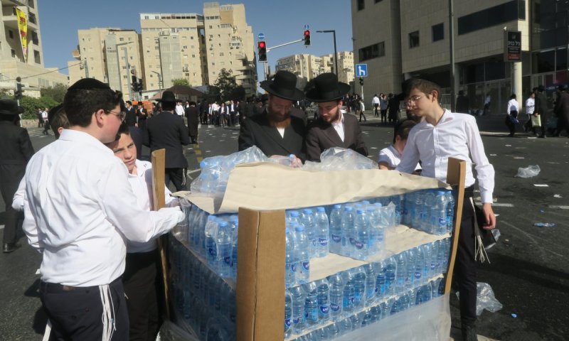 עוד זווית לעצרת המיליון: הגלריה של הצלם מ. אדלר