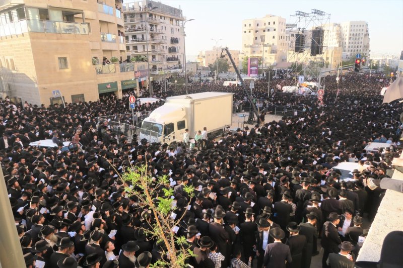 מ. אדלר