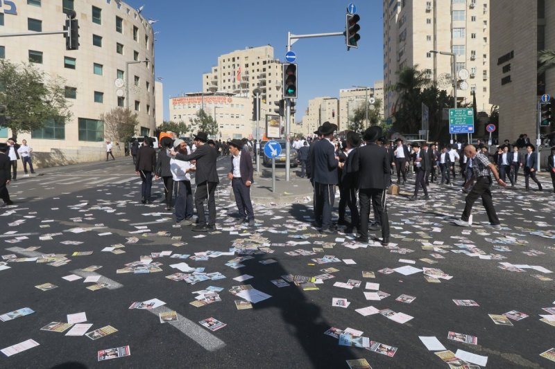 מ. אדלר