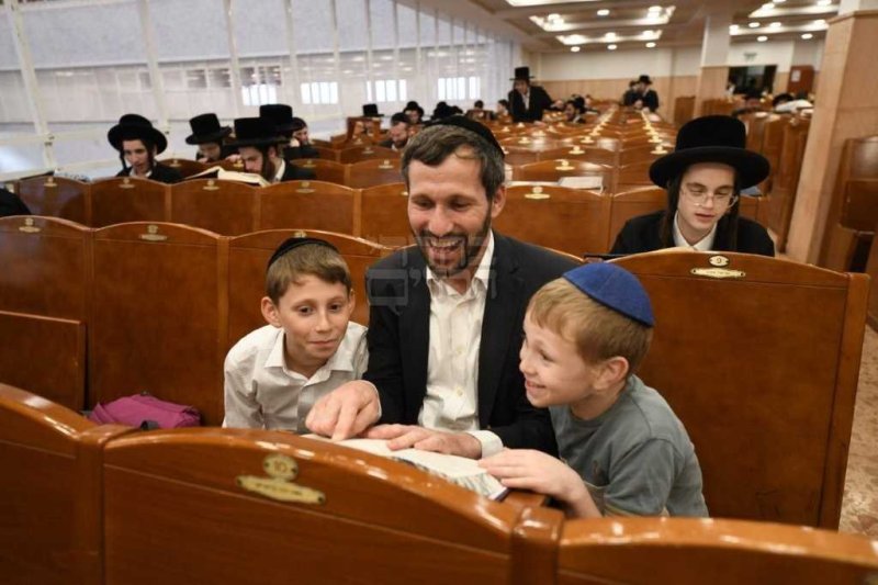 אנשיל בעק