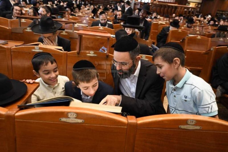 אנשיל בעק