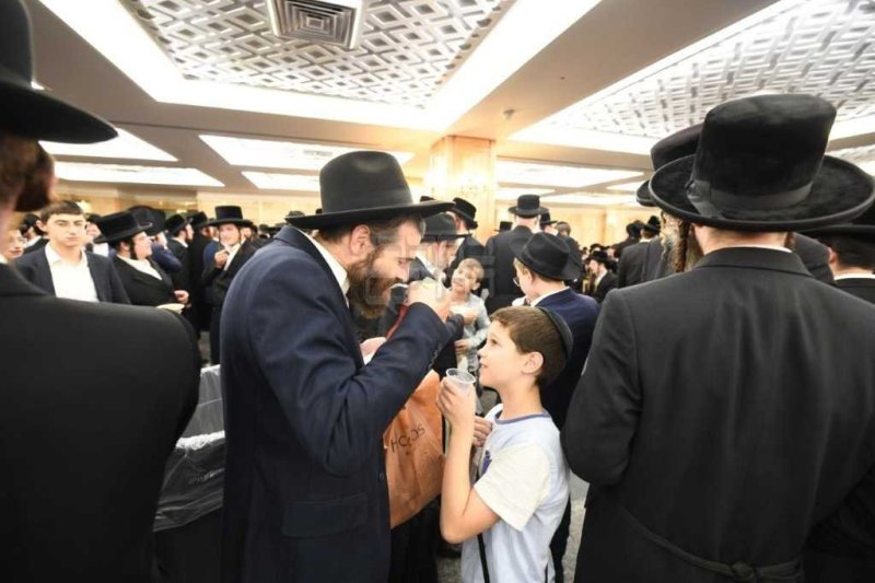 אנשיל בעק