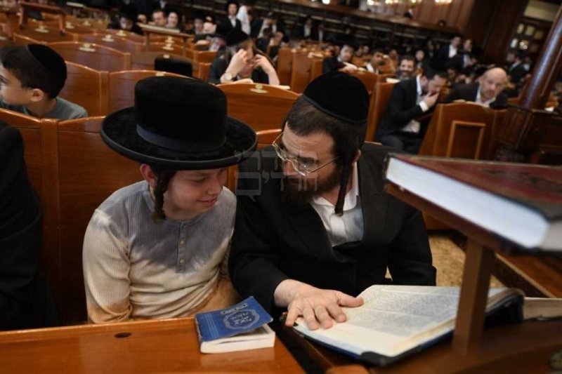 אנשיל בעק
