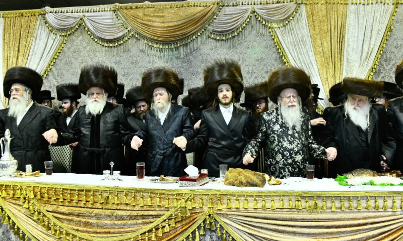 שמחת החתונה בחצרות ערלוי - קוסוב ויז'ניץ - קרית צאנז