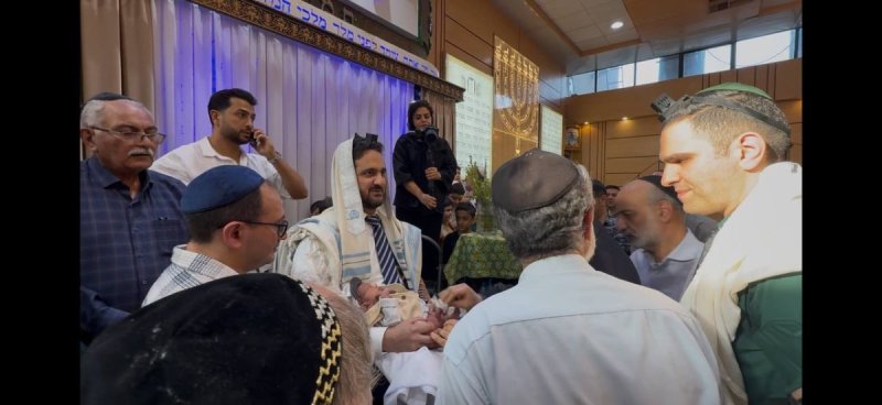 באדיבות המצלם