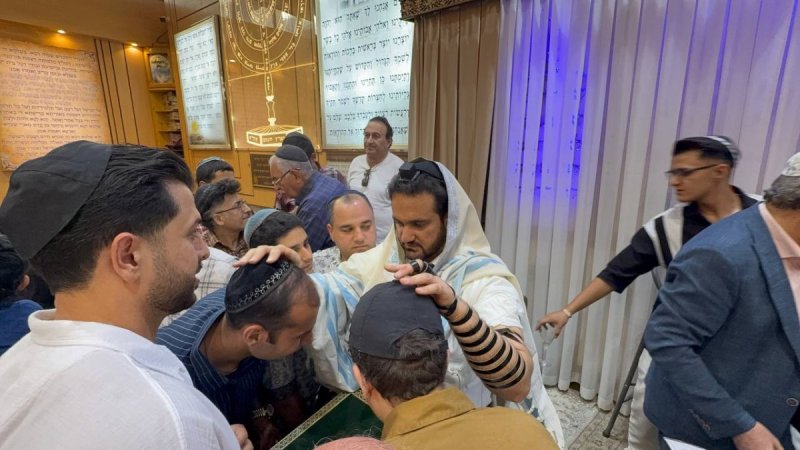 באדיבות המצלם