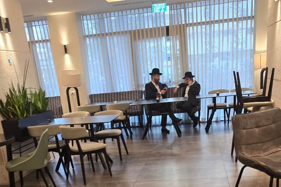 באדיבות המצלם