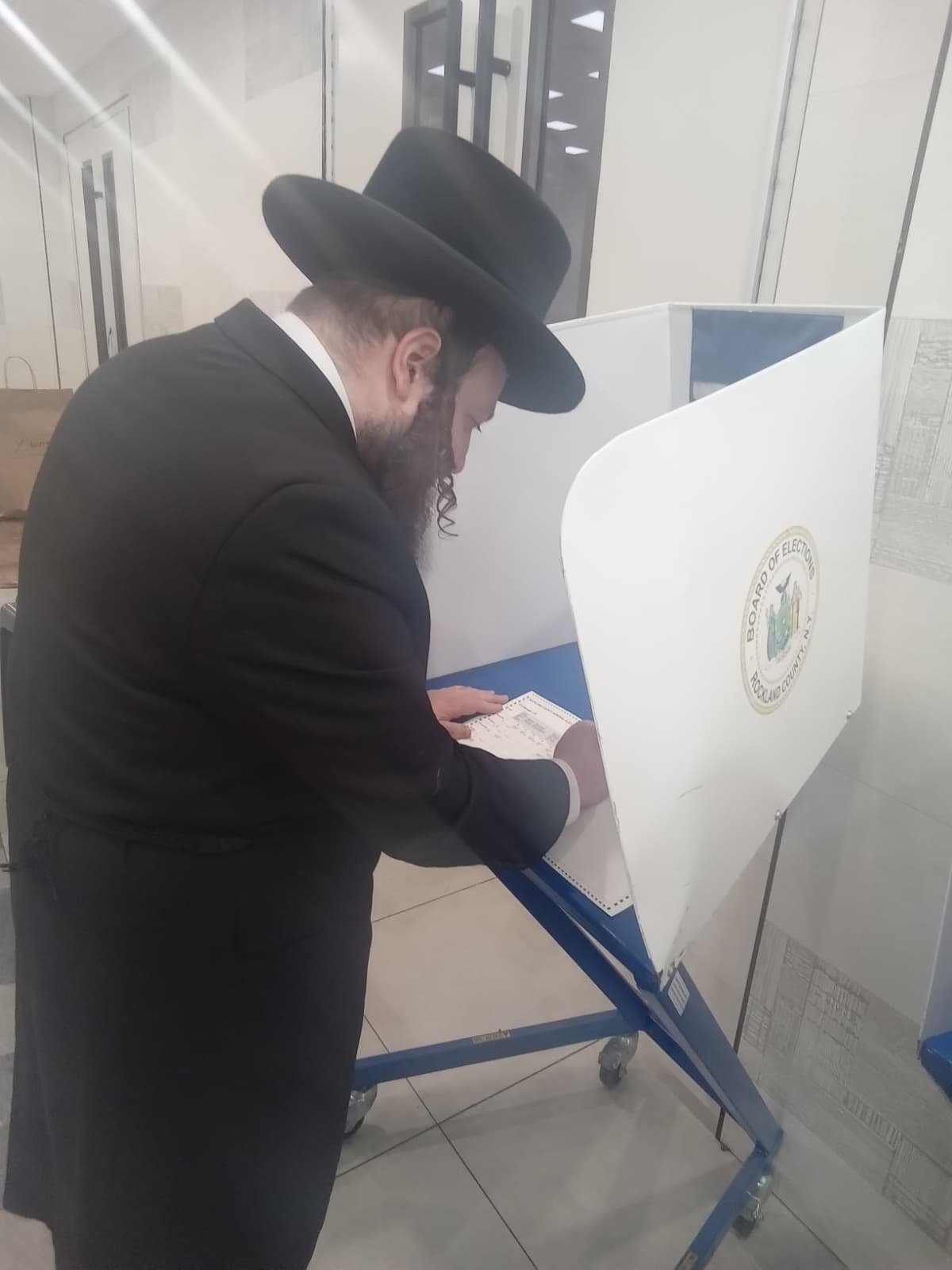 באדיבות המצלם