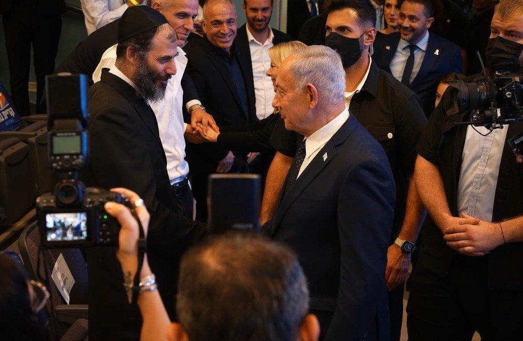 באדיבות המצלם