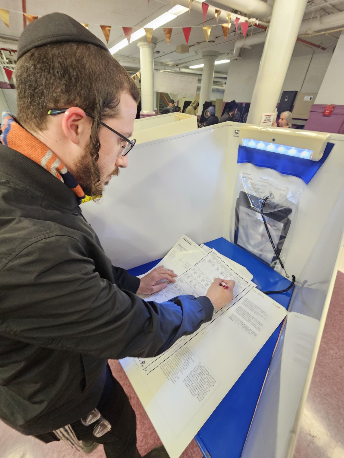 באדיבות המצלם