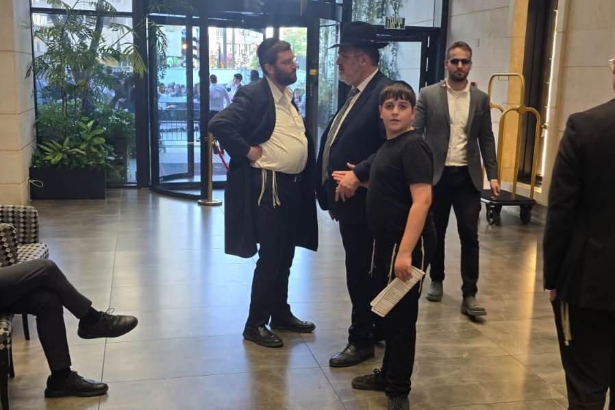 באדיבות המצלם