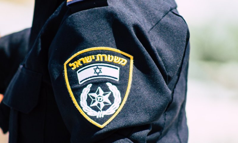 "היא נתנה לי דו"ח על זה": התיעוד של השוטרות שמסעיר את הרשת