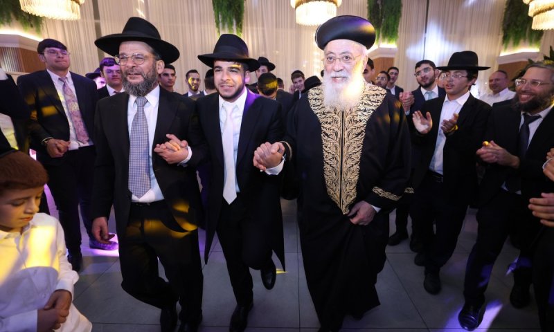 רבנים ודיינים השתתפו בחתונת בנו של ראש מוסדות 'תפארת וגדולה'