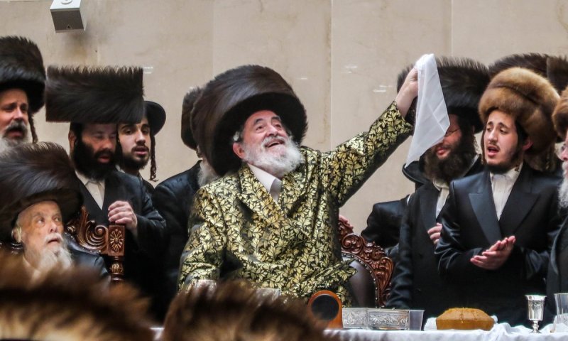 התרגשות בויז'ניץ: האדמו"ר ימריא לארה"ב - החסידים נדרשו להשמר