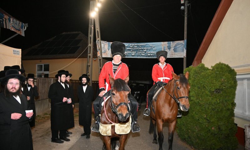 ספר התורה הוכנס להכנסת אורחים בעיירת דאראג בהונגריה