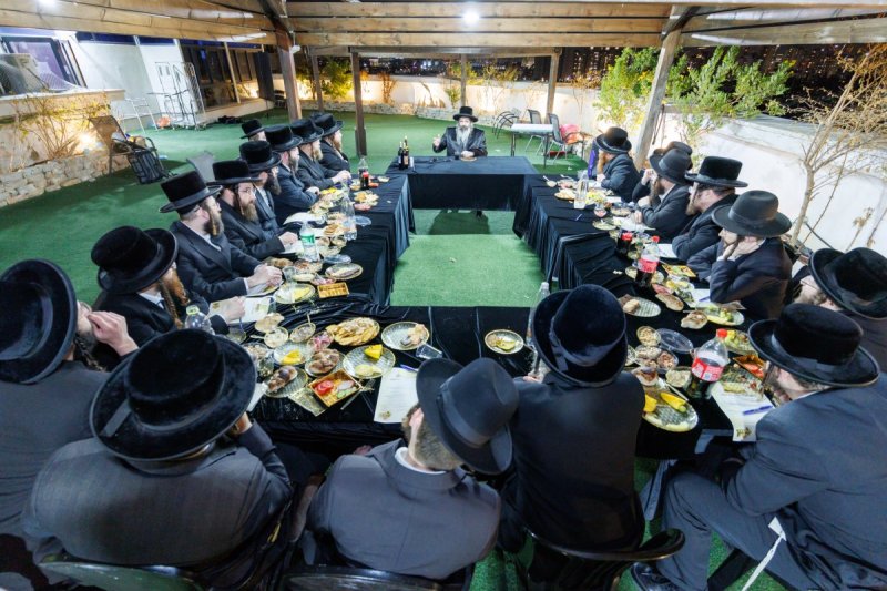 באדיבות המצלם