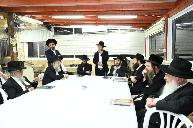 יחצ