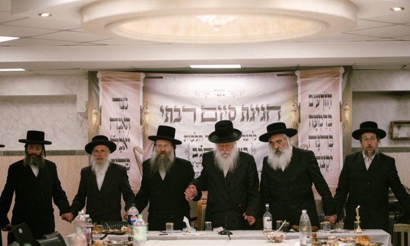 הזורעים בדמעה ברנה יקצורו: סיום הלכות בשר וחלב בכולל "תרביצ"א" דושינסקיא
