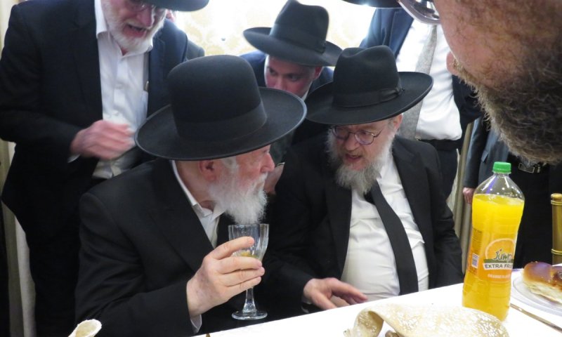 מודיעין עילית צהלה ושמחה בשמחת בית עמוד ההוראה