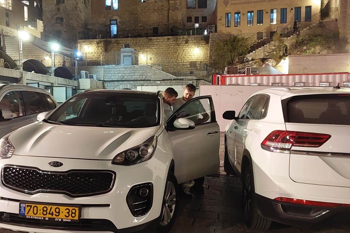 באדיבות המצלם