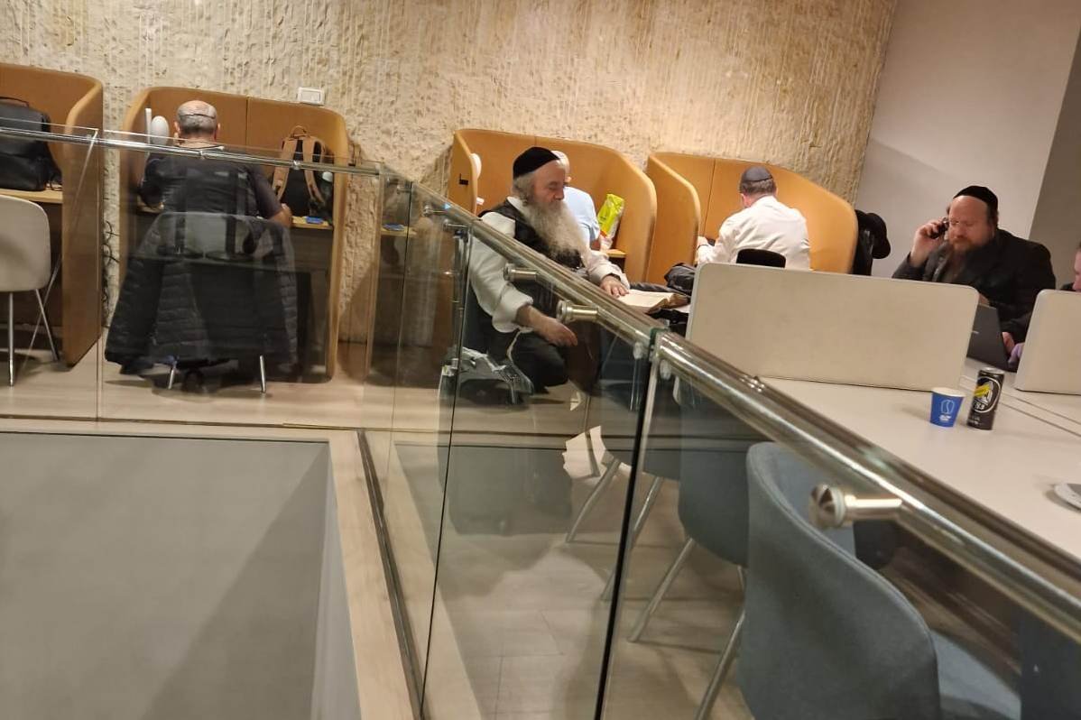 באדיבות המצלם