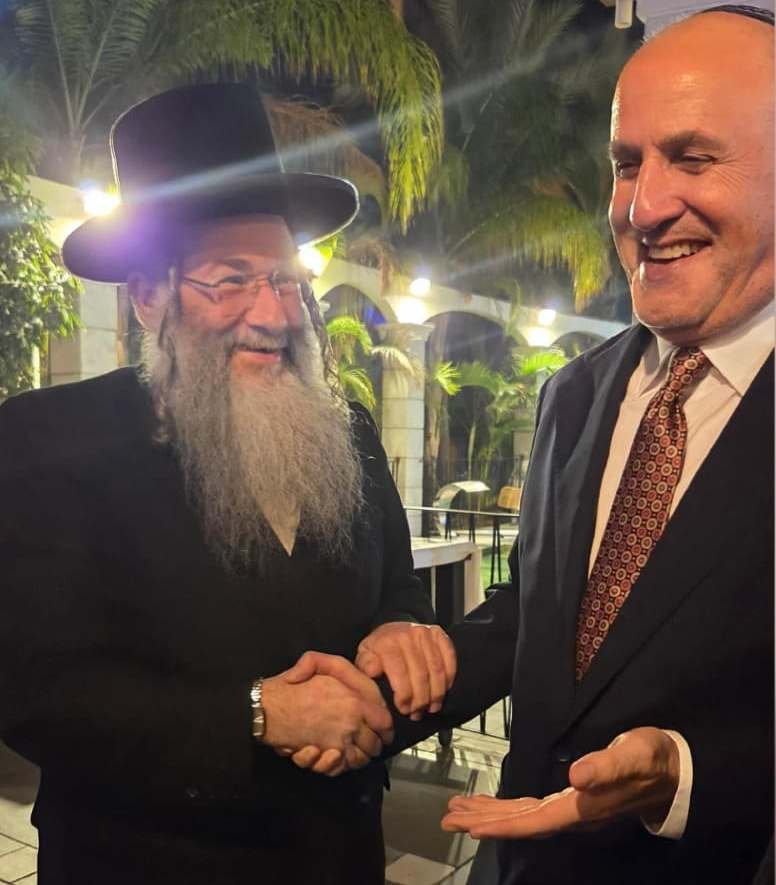 באדיבות המצלם