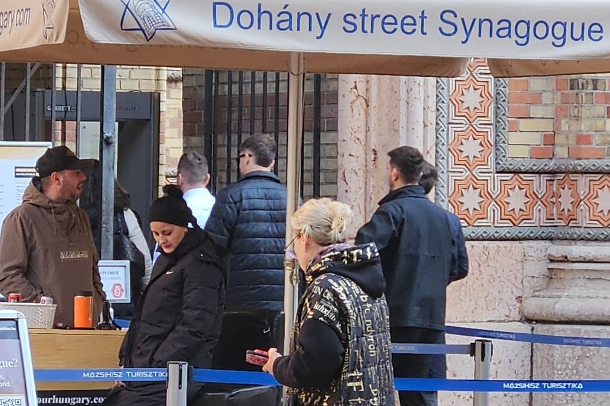 באדיבות המצלם