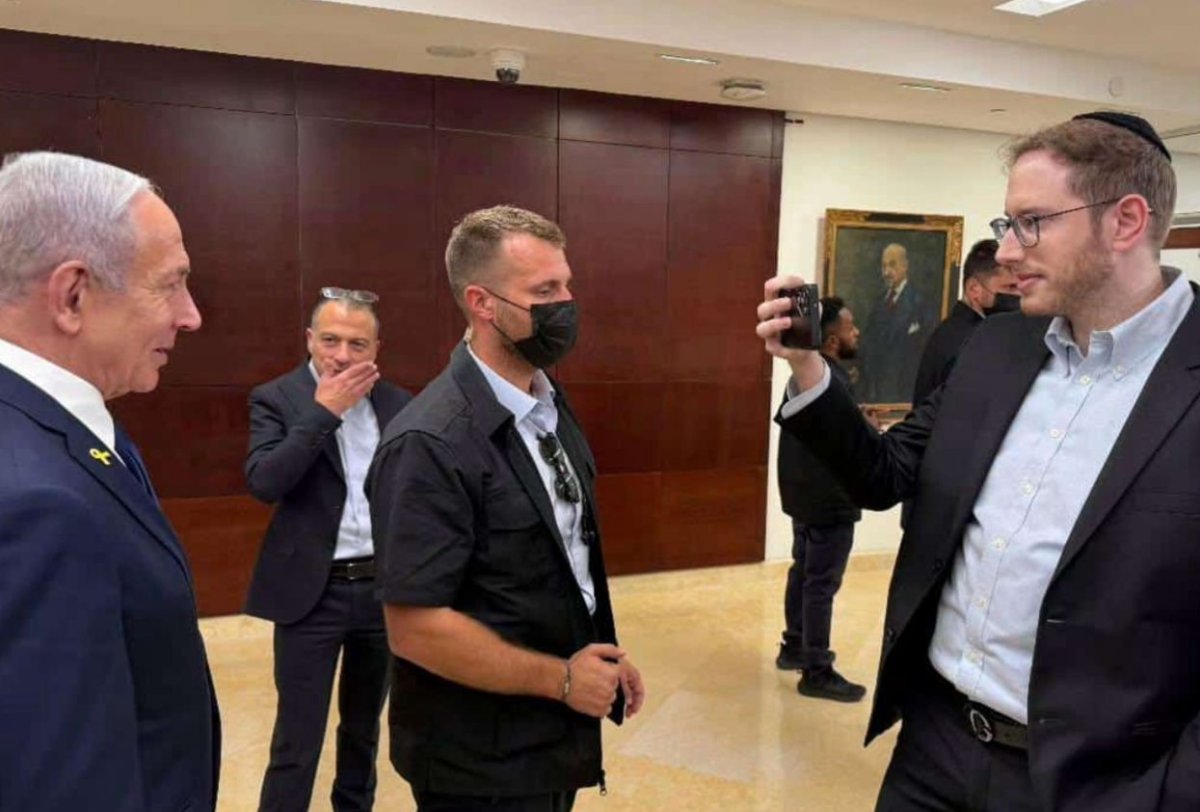 באדיבות המצלם