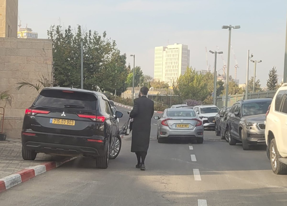 באדיבות המצלם