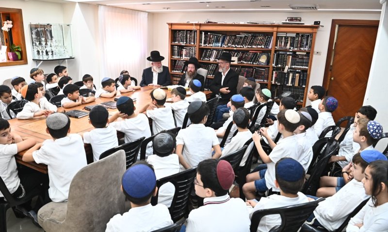 ילדי 'חורב' החלו ללמוד משנה ונכנסו להתברך אצל הפוסק הגר"ע פריד