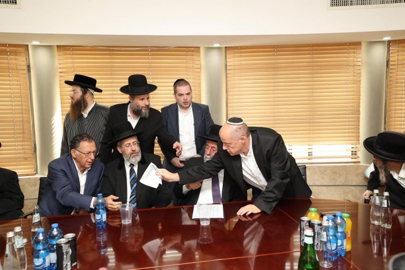 יח"צ