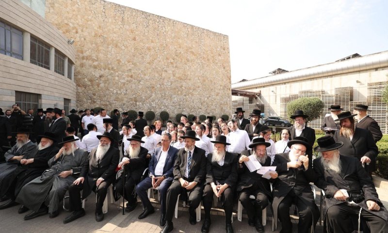 במעמד מרשים ביקב ברקן הופרשו מעל מאה אלף ליטר יין לתרומות ומעשרות 