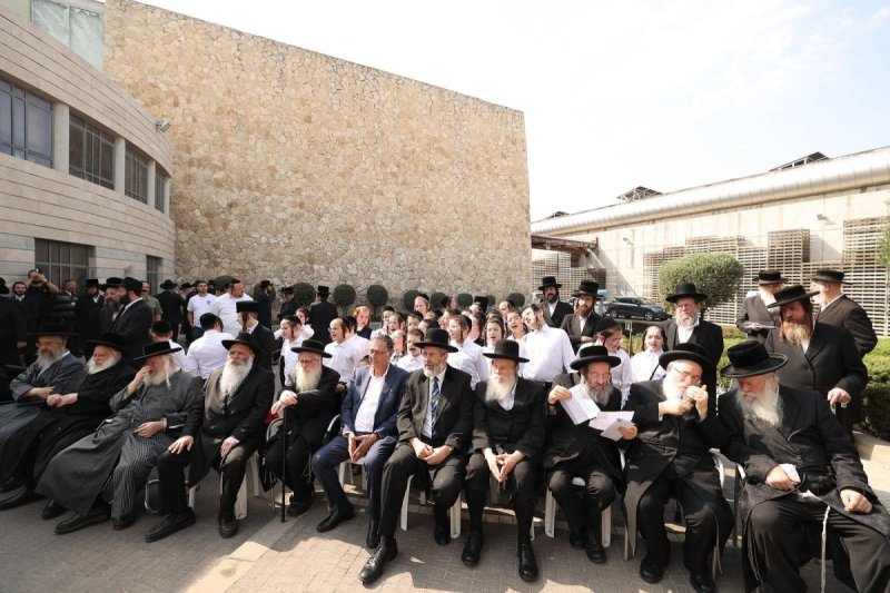 יח"צ