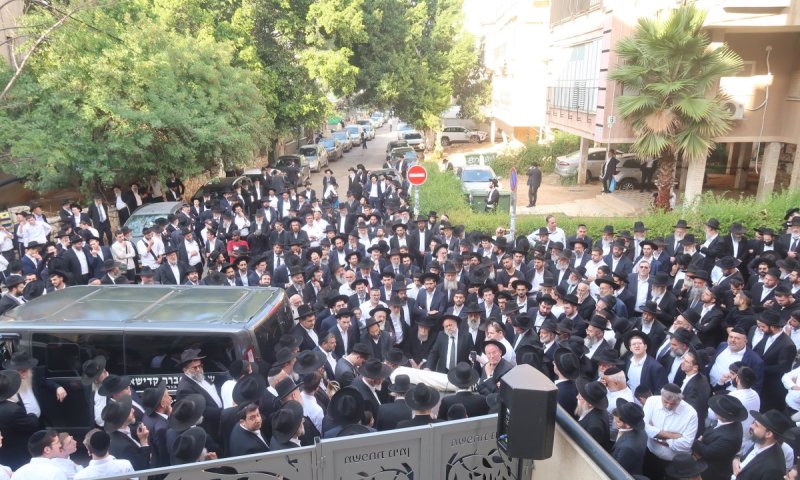 המונים ליוו את הגר"א רפול זצ"ל שהקים עולה של תורה