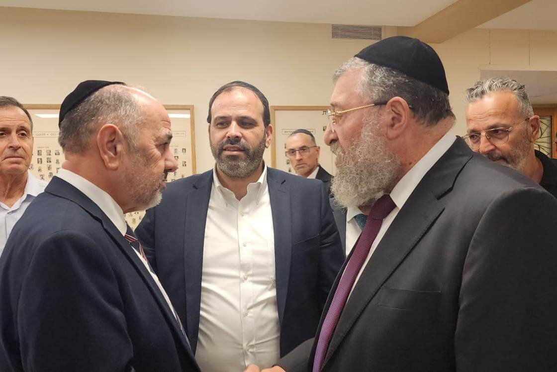 באדיבות המצלם