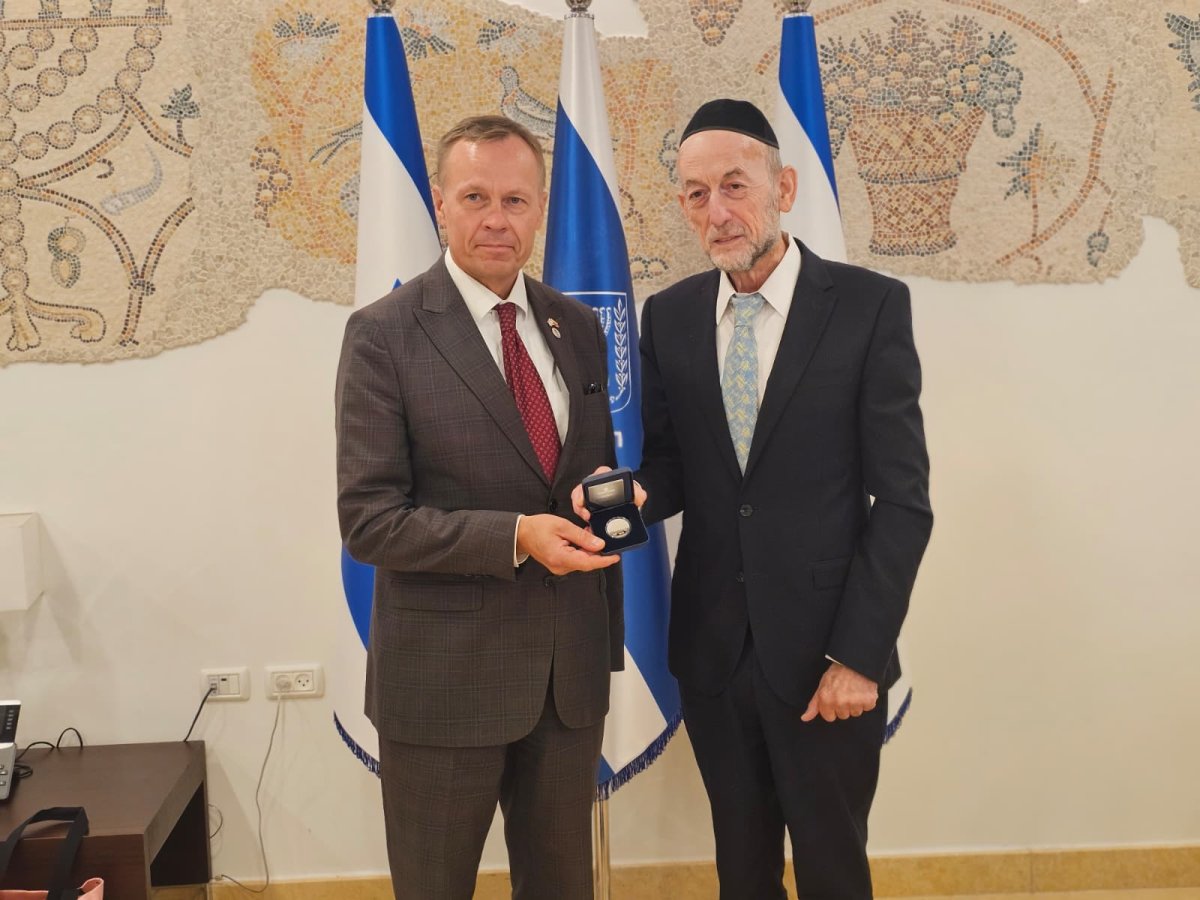 באדיבות המצלם
