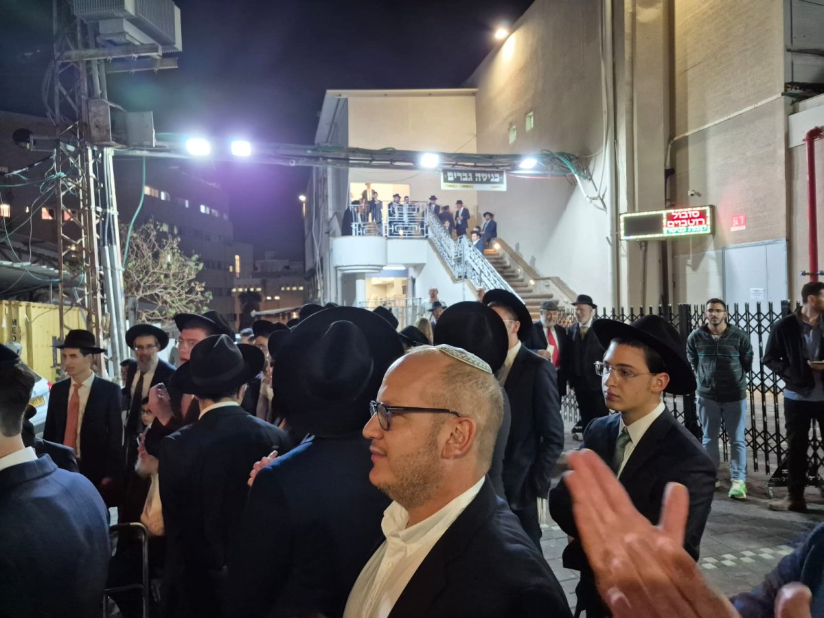 באדיבות המצלם