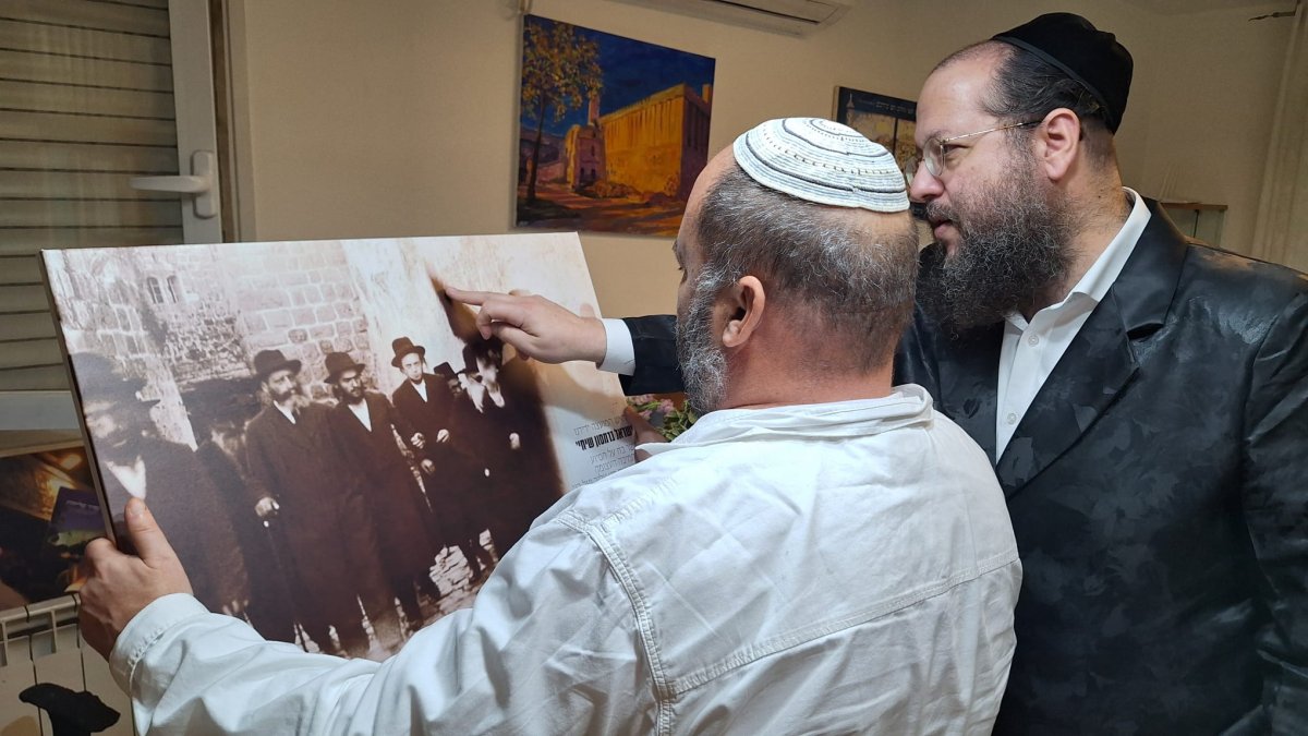 באדיבות המצלם