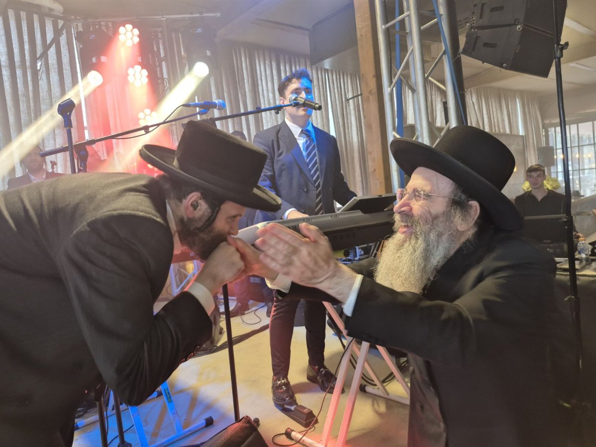 באדיבות המצלם