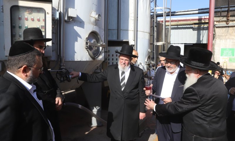 אחדות של כל גופי הכשרות במעמד תרומות ומעשרות ביקב בנימינה