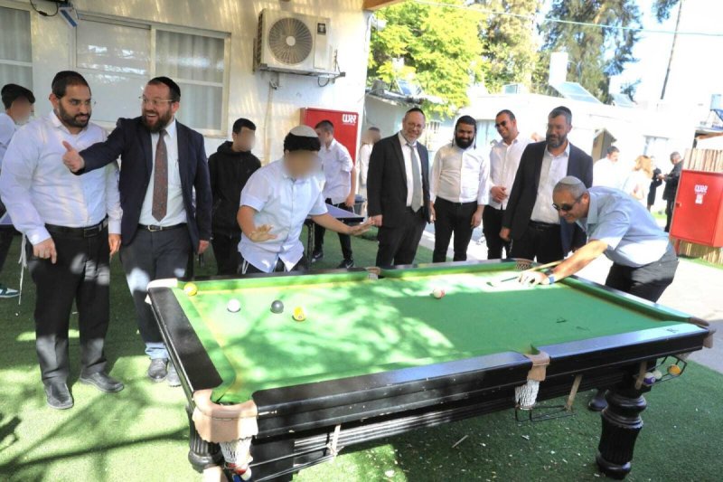 יחצ