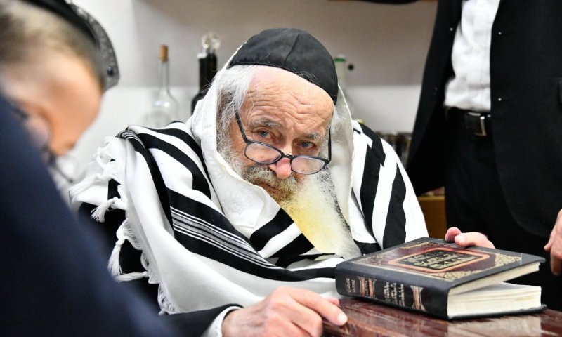 צפו: תפילת הגר"א נבנצל לשלום לומדי התורה שיזם הרב רענן, הגיעה למליאת הכנסת