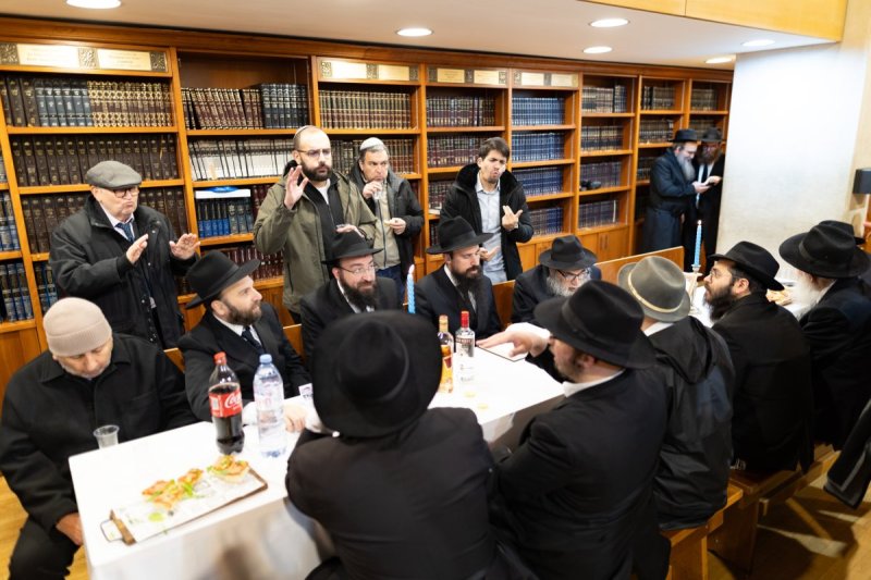 באדיבות המצלם