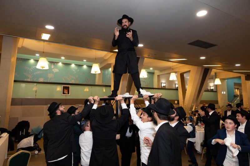 באדיבות המצלם