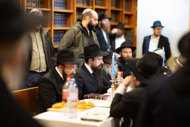 באדיבות המצלם
