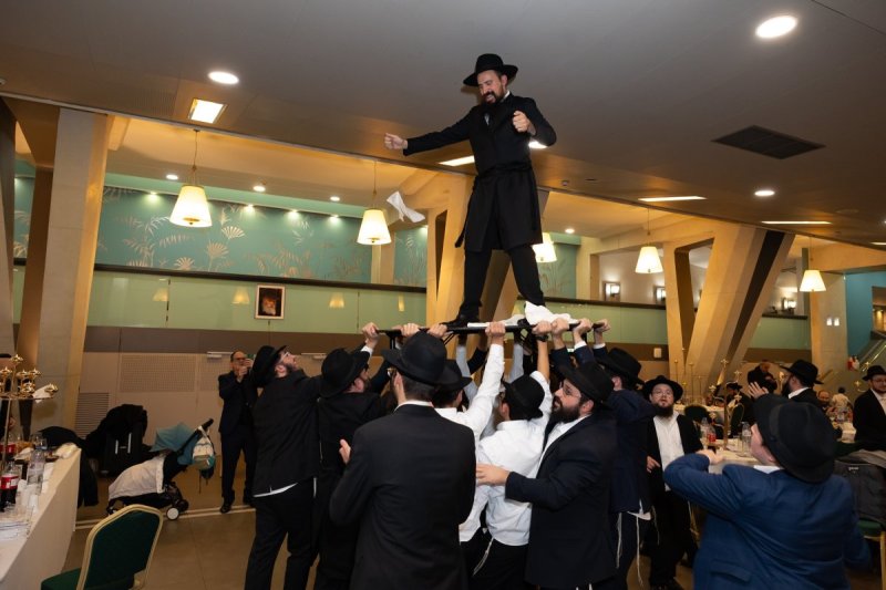 באדיבות המצלם