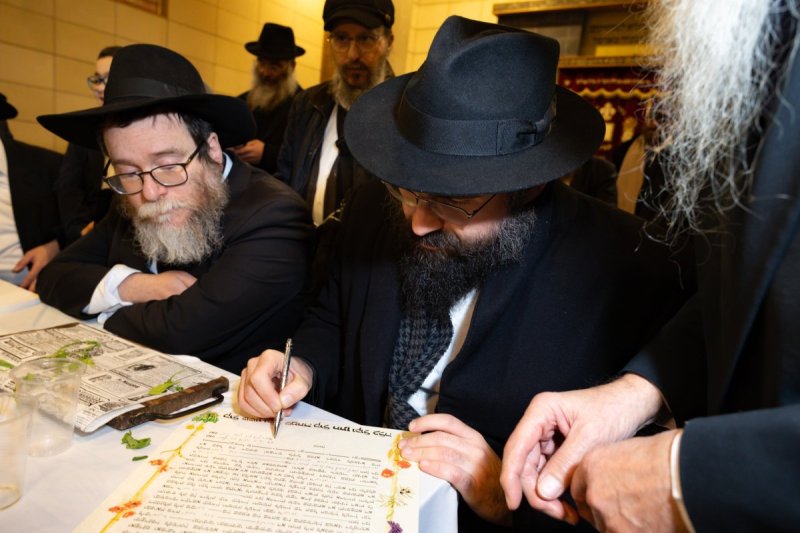 באדיבות המצלם