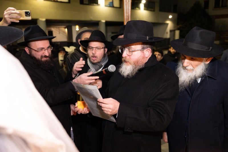 באדיבות המצלם